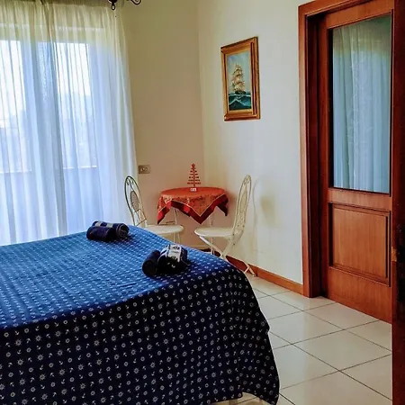 Peppino's Pensión Nápoles